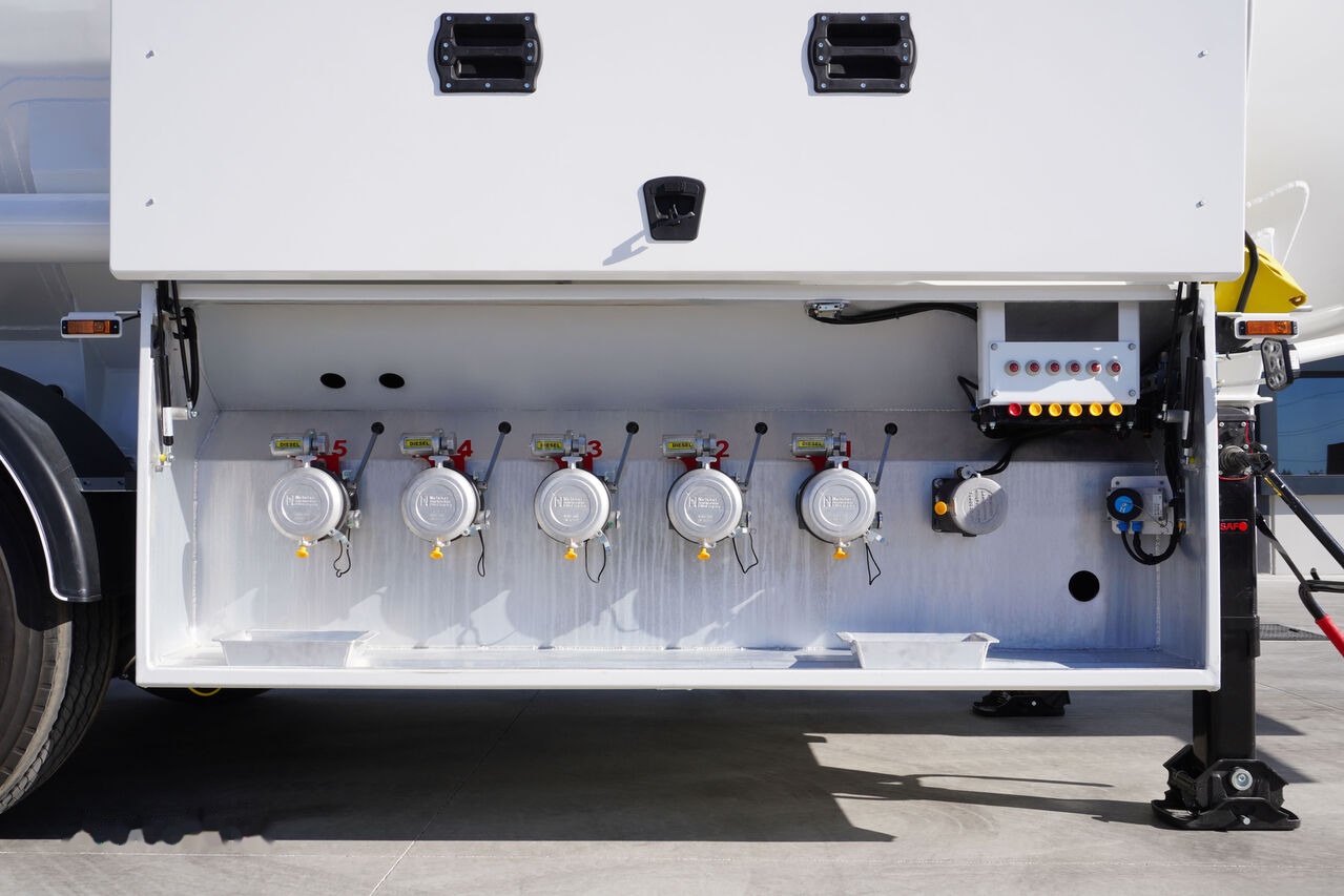 Leje en EFEMMAK E.FAST.GN.38.5 ADR Aluminum Fuel Trailer EFEMMAK E.FAST.GN.38.5 ADR Aluminum Fuel Trailer: billede 11