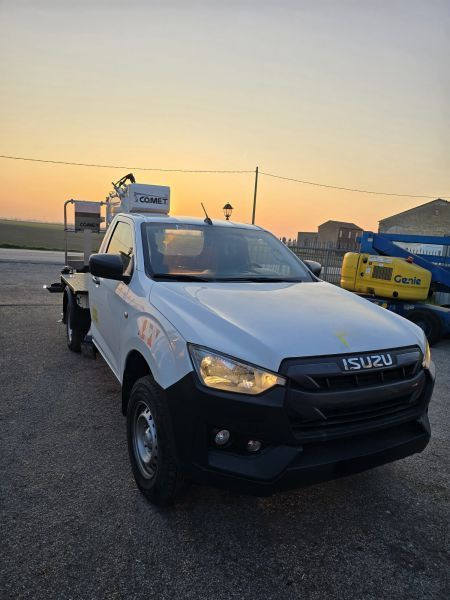 Isuzu D-Max 4x4 podnośnik koszowy 16 m Comet New Eurosky bucket truck boom lift - Lastbil med mandskabslift: billede 1 Isuzu D-Max 4x4 podnośnik koszowy 16 m Comet New Eurosky bucket truck boom lift - Lastbil med mandskabslift: billede 1