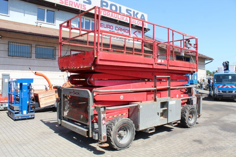 Podnośnik nożycowy 4x4 spalinowy 17 m Skyjack SJ9250 - Sakselift: billede 1 Podnośnik nożycowy 4x4 spalinowy 17 m Skyjack SJ9250 - Sakselift: billede 1