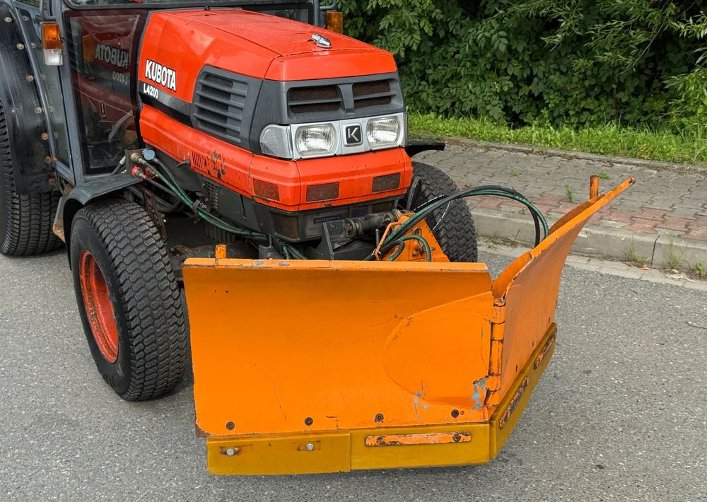 Kubota * Traktor KUBOTA L4200 * 4x4 * Pług Piaskarka * Wałek Przód Tył * Sprowadzony* Zimowe Utrzymanie - Traktor: billede 3 Kubota * Traktor KUBOTA L4200 * 4x4 * Pług Piaskarka * Wałek Przód Tył * Sprowadzony* Zimowe Utrzymanie - Traktor: billede 3