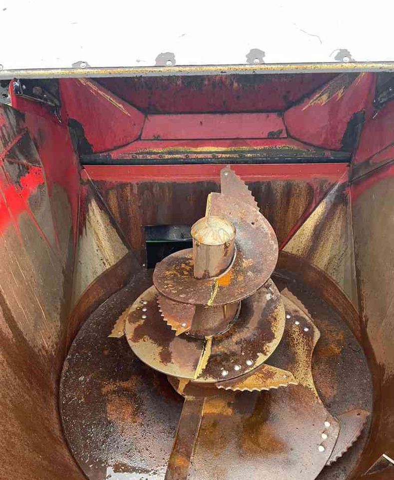 BVL V-Mix 12 LS Voermengwagen Voermachines - Fuldfoderblander: billede 4 BVL V-Mix 12 LS Voermengwagen Voermachines - Fuldfoderblander: billede 4