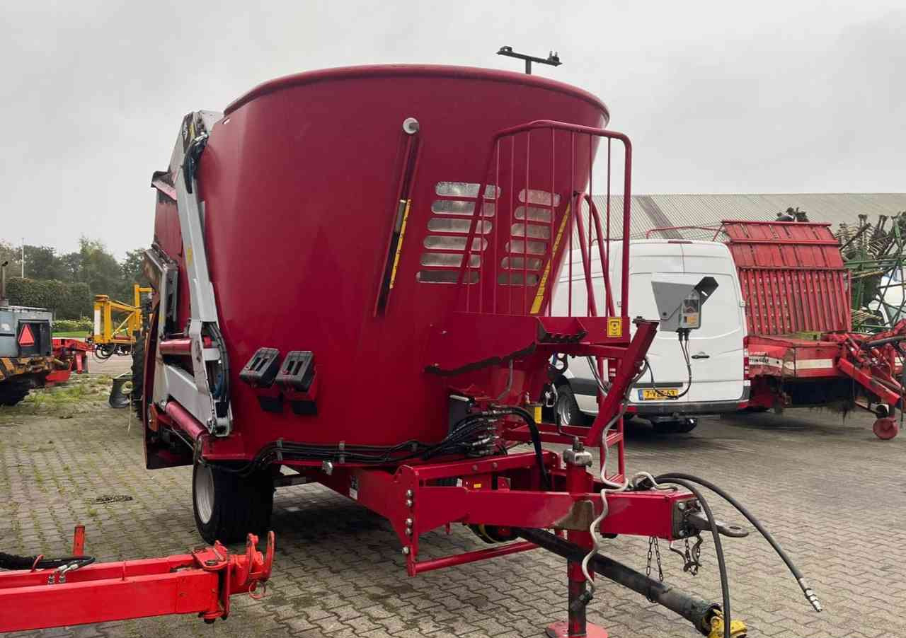BVL V-Mix 12 LS Voermengwagen Voermachines - Fuldfoderblander: billede 2 BVL V-Mix 12 LS Voermengwagen Voermachines - Fuldfoderblander: billede 2