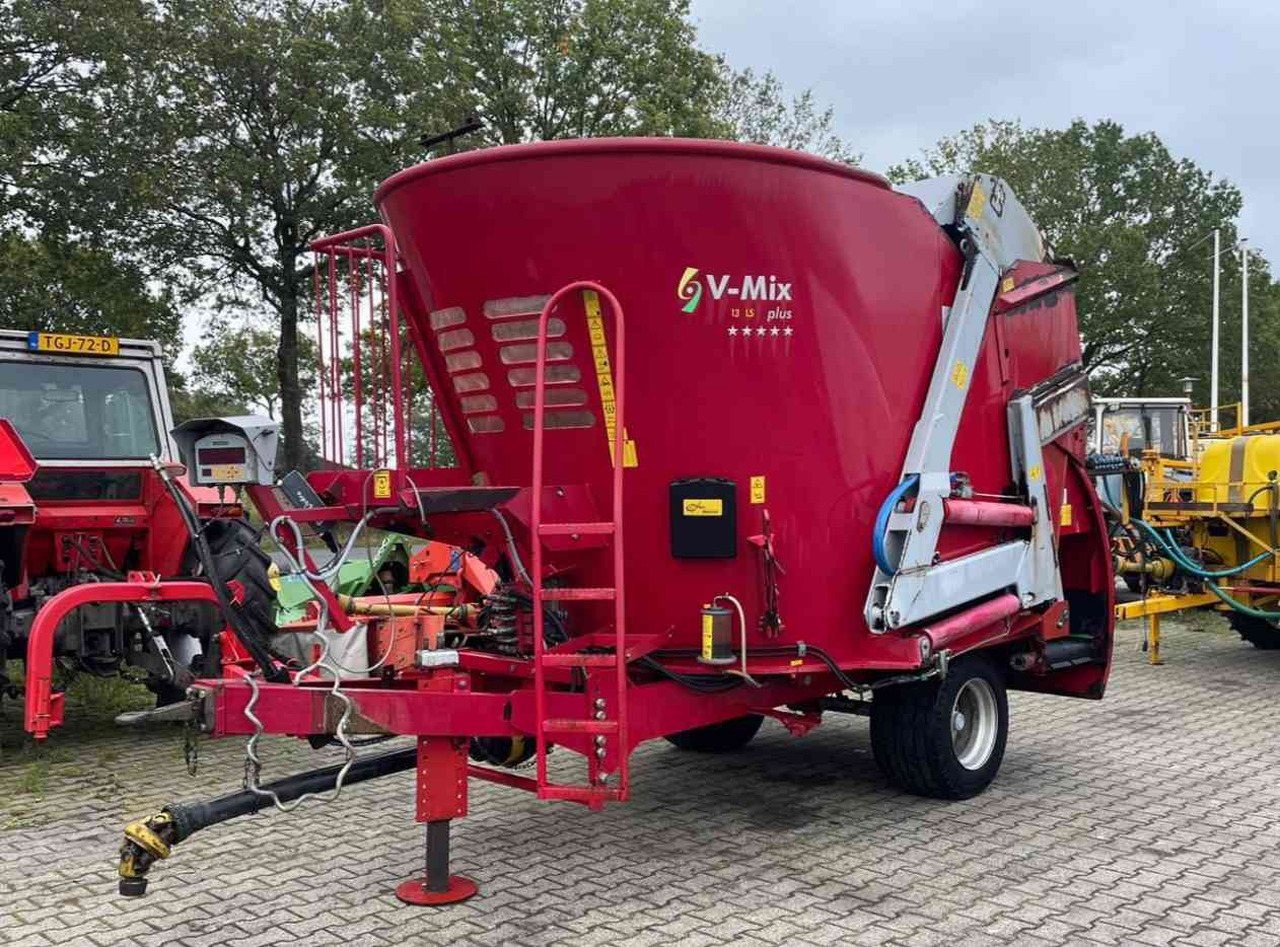 BVL V-Mix 12 LS Voermengwagen Voermachines - Fuldfoderblander: billede 1 BVL V-Mix 12 LS Voermengwagen Voermachines - Fuldfoderblander: billede 1
