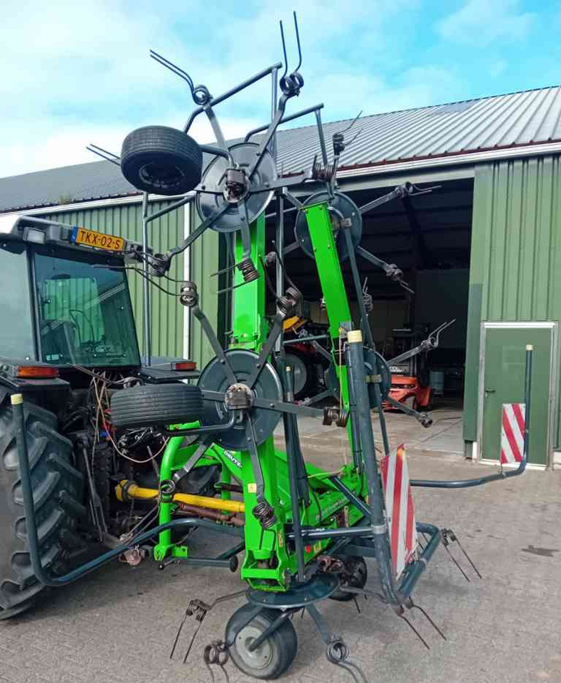 Deutz-Fahr Condimaster 6821 schudder weidebouwmachines - Høvender: billede 3 Deutz-Fahr Condimaster 6821 schudder weidebouwmachines - Høvender: billede 3