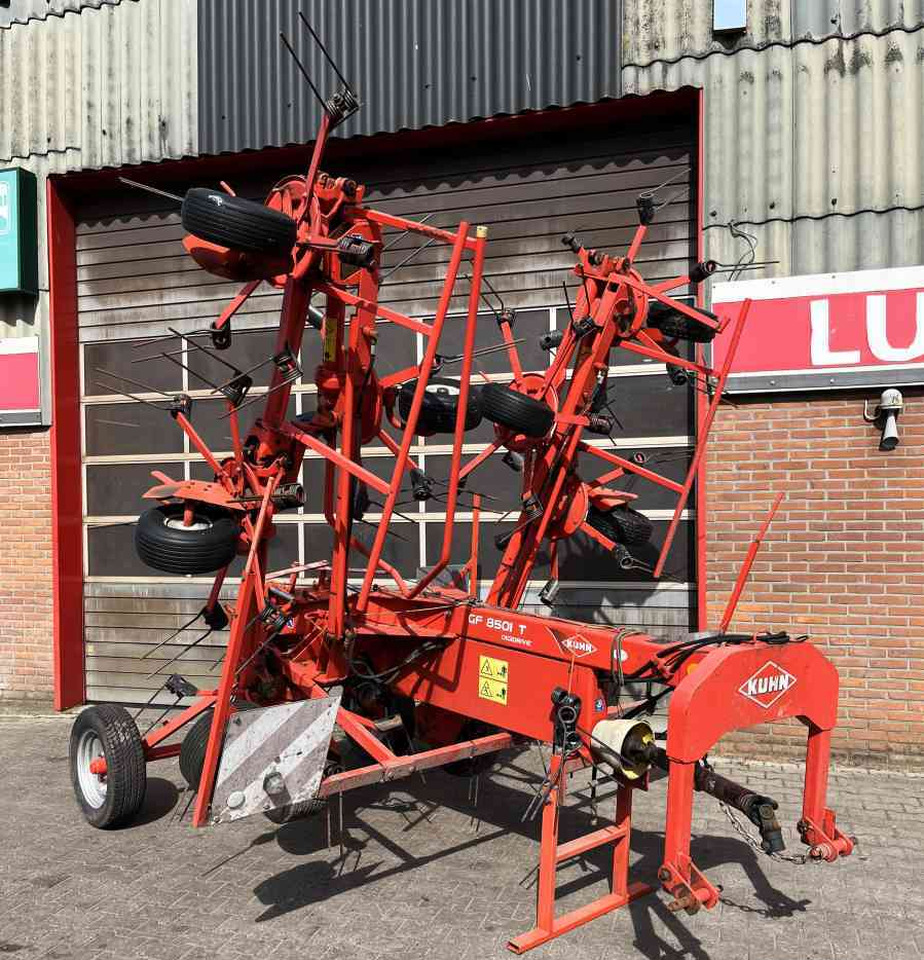 Kuhn GF 8501T Tedder Schudder Kreiselheuer weidebouwmachines - Høvender: billede 2 Kuhn GF 8501T Tedder Schudder Kreiselheuer weidebouwmachines - Høvender: billede 2