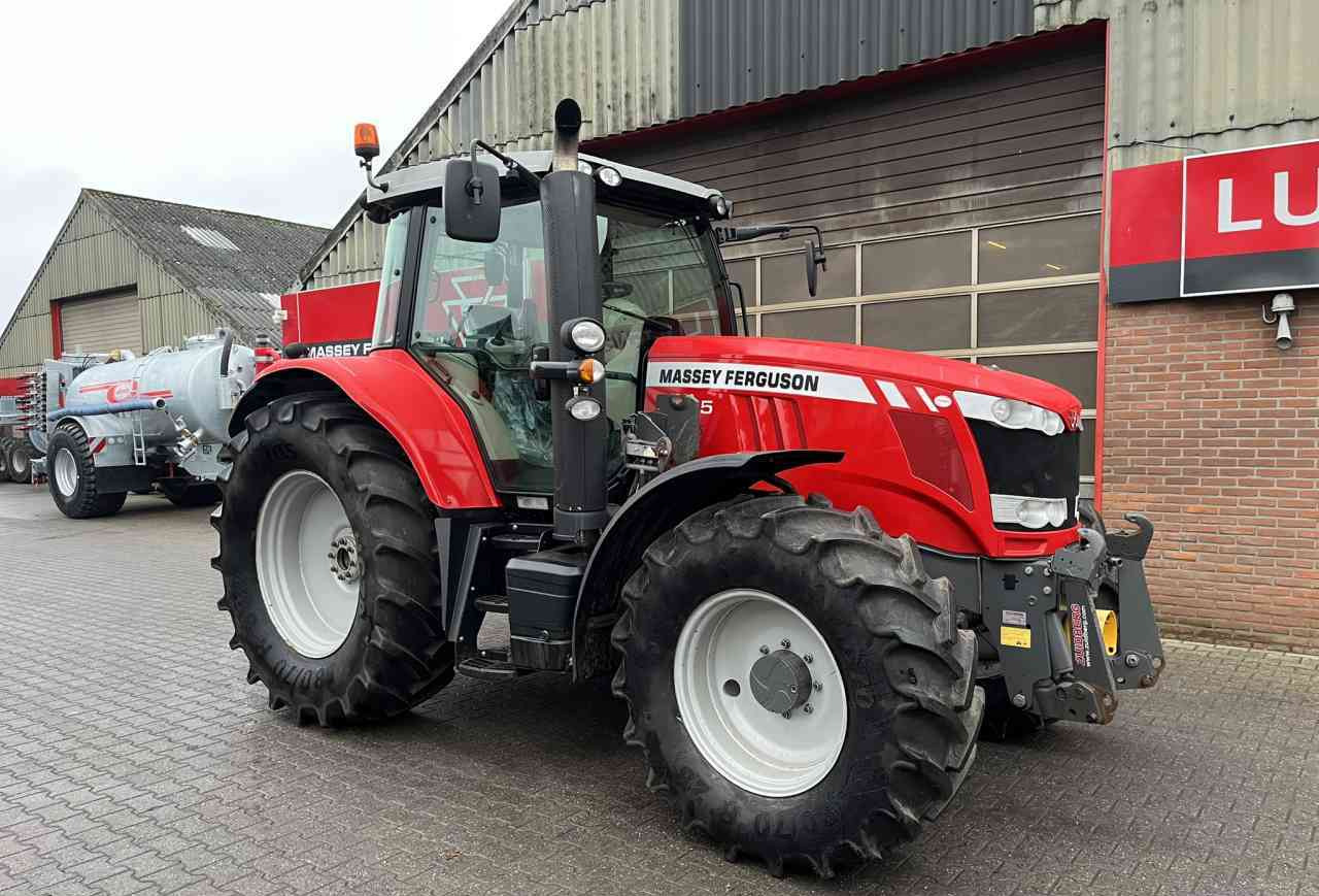 Massey Ferguson 7715 Dyna-6 Efficient Tractoren - Traktor: billede 2 Massey Ferguson 7715 Dyna-6 Efficient Tractoren - Traktor: billede 2