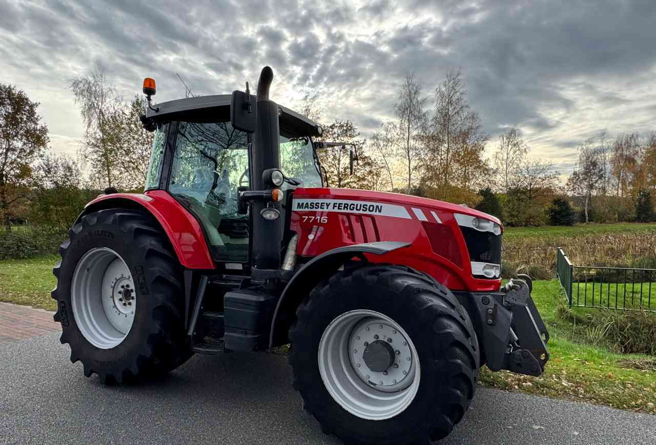 Massey Ferguson 7716 Dyna-6 Essential Tractoren - Traktor: billede 2 Massey Ferguson 7716 Dyna-6 Essential Tractoren - Traktor: billede 2