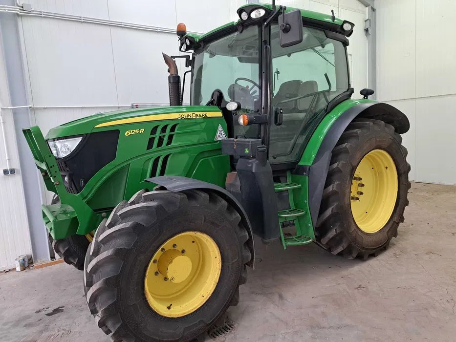 John Deere 6125R 2015 Rok - Traktor: billede 1 John Deere 6125R 2015 Rok - Traktor: billede 1