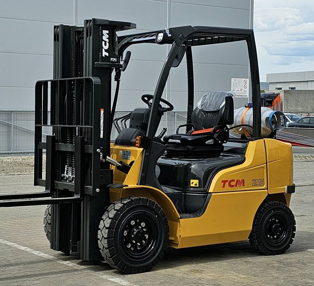 TCM FGE25-E2 UNUSED TRIPLEX 4700mm - Gas gaffeltruck: billede 1 TCM FGE25-E2 UNUSED TRIPLEX 4700mm - Gas gaffeltruck: billede 1