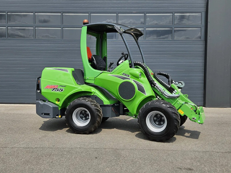Avant 755i Rental mini-shovel - Skridstyret minilæsser på bånd: billede 2 Avant 755i Rental mini-shovel - Skridstyret minilæsser på bånd: billede 2