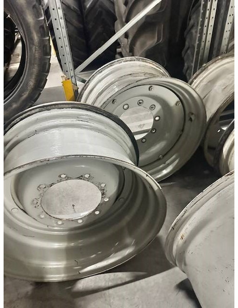 Valtra 15x30 velgen, rims - Dæk og fælge for Landbrugsmaskine: billede 2 Valtra 15x30 velgen, rims - Dæk og fælge for Landbrugsmaskine: billede 2