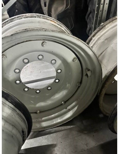 Valtra 15x30 velgen, rims - Dæk og fælge for Landbrugsmaskine: billede 4 Valtra 15x30 velgen, rims - Dæk og fælge for Landbrugsmaskine: billede 4