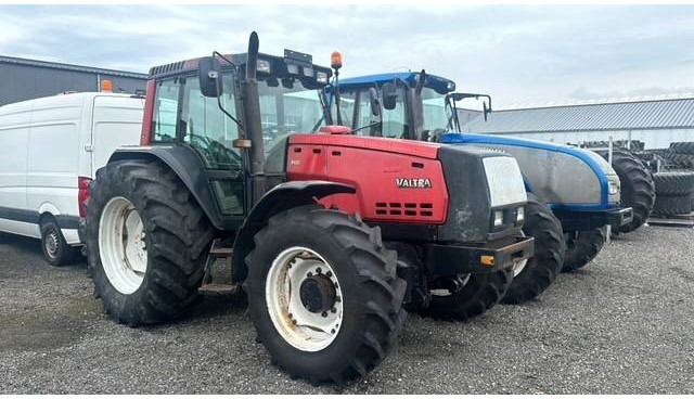 Valtra Valmet 8450, Voorasvering! - Traktor: billede 1 Valtra Valmet 8450, Voorasvering! - Traktor: billede 1