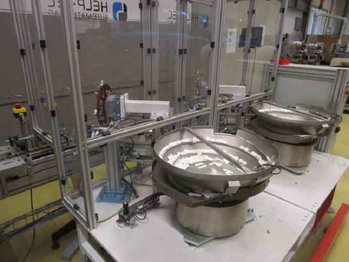 DECKEL ETIKETTIER ANLAGE SCHLEUTER GU 2 DO MIT 2xLÖFFELEINLEGESTATIONEN - Pakkemaskine: billede 2 DECKEL ETIKETTIER ANLAGE SCHLEUTER GU 2 DO MIT 2xLÖFFELEINLEGESTATIONEN - Pakkemaskine: billede 2