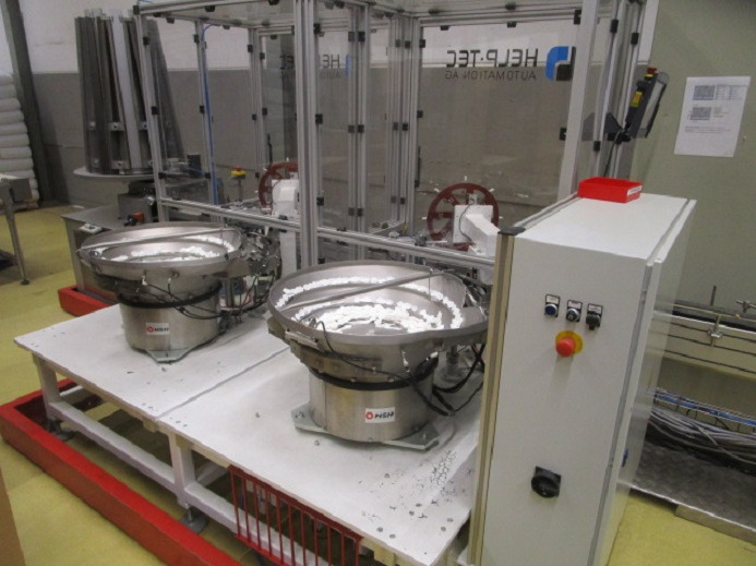 DECKEL ETIKETTIER ANLAGE SCHLEUTER GU 2 DO MIT 2xLÖFFELEINLEGESTATIONEN - Pakkemaskine: billede 3 DECKEL ETIKETTIER ANLAGE SCHLEUTER GU 2 DO MIT 2xLÖFFELEINLEGESTATIONEN - Pakkemaskine: billede 3