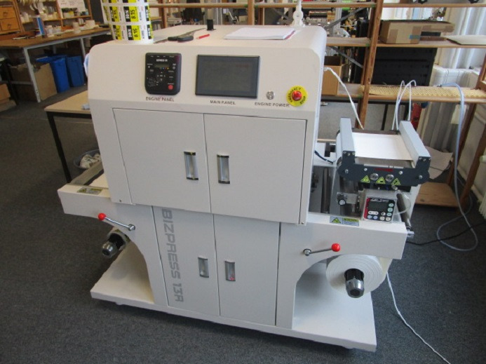 DIGITAL ETIKETTENDRUCKMASCHINE VP320C BIZPRESS 13R - Trykmaskine: billede 1 DIGITAL ETIKETTENDRUCKMASCHINE VP320C BIZPRESS 13R - Trykmaskine: billede 1