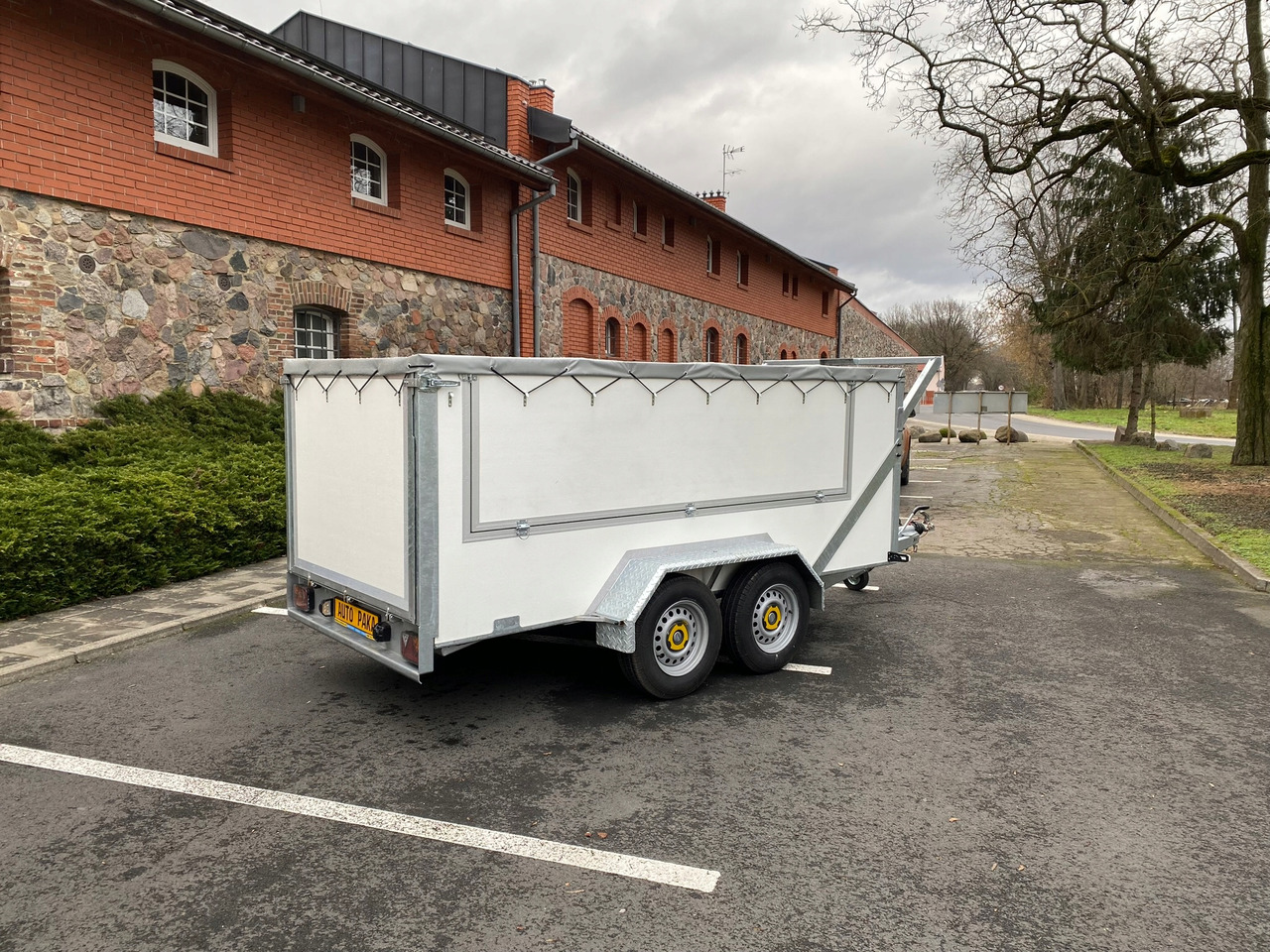 PRZYCZEPA DO PRZEWOZU ŚWIŃ / BYDŁA, DMC 2700 / TRAILER FOR TRANSPORTING PIGS / CATTLE, DMC 2700 - Veetransport påhængsvogn: billede 2 PRZYCZEPA DO PRZEWOZU ŚWIŃ / BYDŁA, DMC 2700 / TRAILER FOR TRANSPORTING PIGS / CATTLE, DMC 2700 - Veetransport påhængsvogn: billede 2