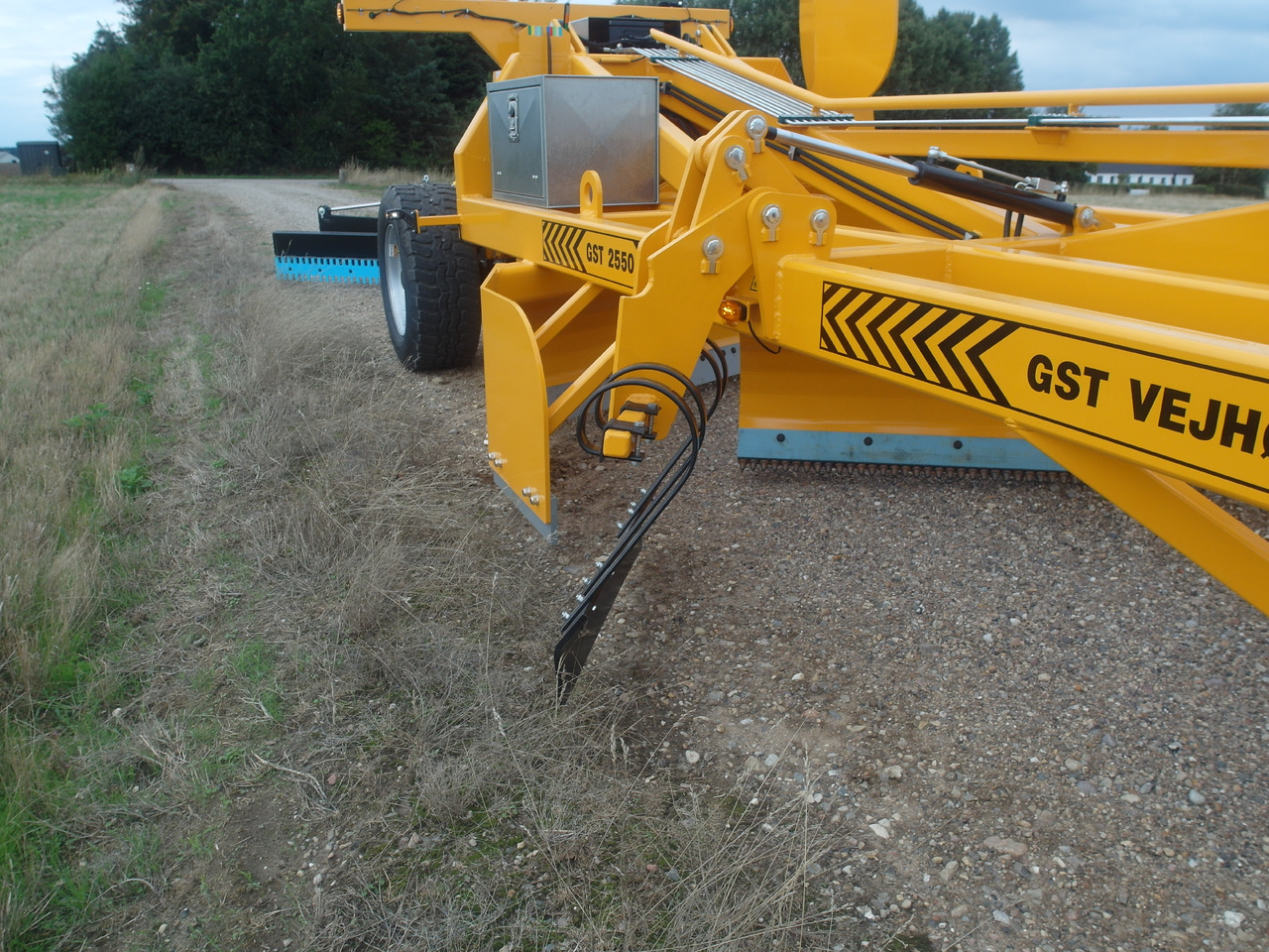 GST 2550 Gravel road tractor Grader - Grader: billede 2 GST 2550 Gravel road tractor Grader - Grader: billede 2