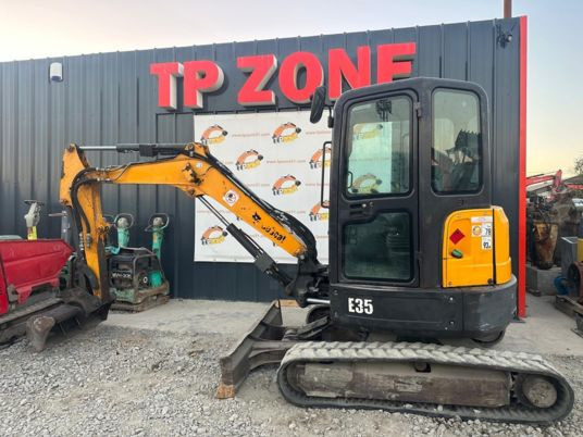 Bobcat E35 Cabine à 22500 € HT - Minigravemaskine: billede 2 Bobcat E35 Cabine à 22500 € HT - Minigravemaskine: billede 2