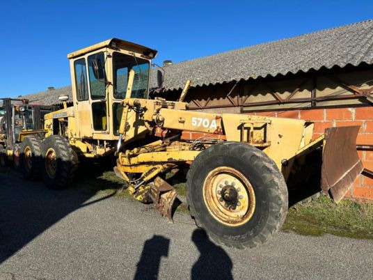 John Deere 570 A à 12 900 € HT - Grader: billede 2 John Deere 570 A à 12 900 € HT - Grader: billede 2