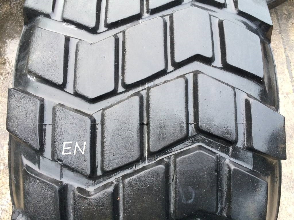 Michelin 525/65R20.5 XS - USED EN 80% - Dæk for Landbrugsmaskine: billede 3 Michelin 525/65R20.5 XS - USED EN 80% - Dæk for Landbrugsmaskine: billede 3