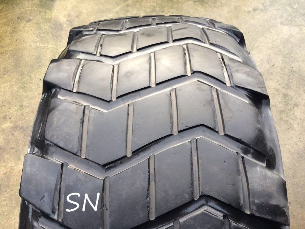 Michelin 525/65R20.5 XS - USED REGROOVED - Dæk for Landbrugsmaskine: billede 3 Michelin 525/65R20.5 XS - USED REGROOVED - Dæk for Landbrugsmaskine: billede 3
