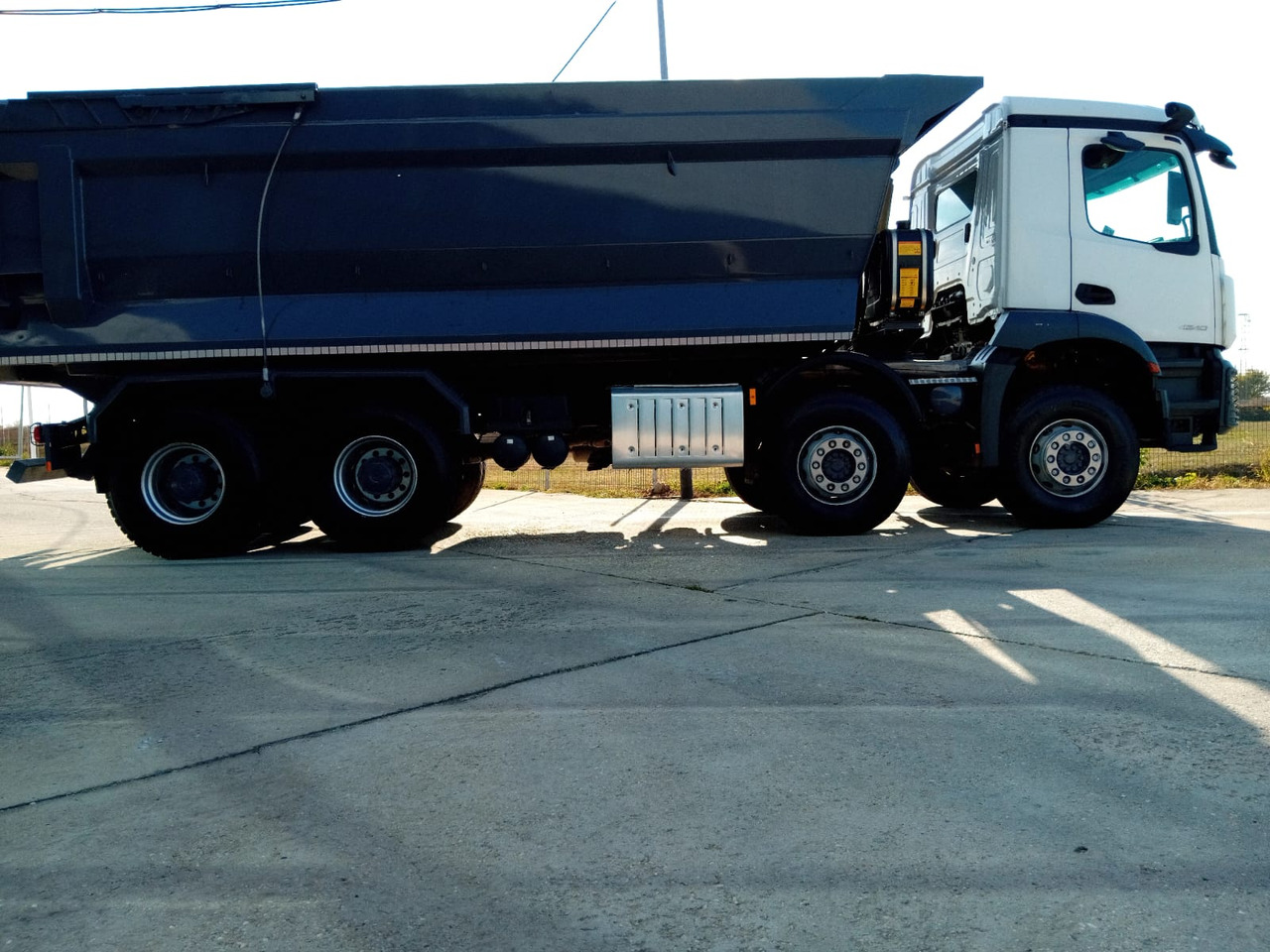 Mercedes-Benz Arocs 42.40 8×4 Basculanta/Tipper/Kipper Heavy Duty, TOP !!! - Tipvogn lastbil: billede 3 Mercedes-Benz Arocs 42.40 8×4 Basculanta/Tipper/Kipper Heavy Duty, TOP !!! - Tipvogn lastbil: billede 3