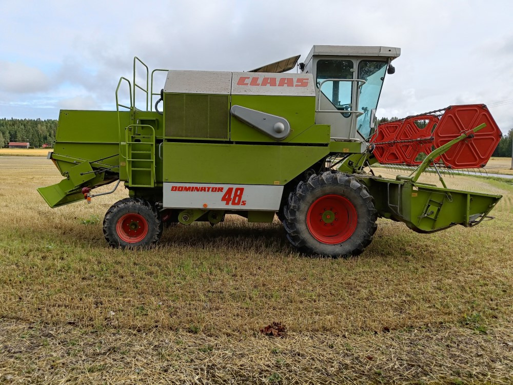 CLAAS Dominator 48S leikkuupuimuri, hydraulisella torvella - Mejetærsker: billede 1 CLAAS Dominator 48S leikkuupuimuri, hydraulisella torvella - Mejetærsker: billede 1