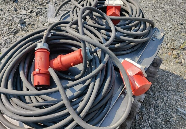 ESAB Monijänniteyksikkö - 3kpl - Svejseudstyr: billede 5 ESAB Monijänniteyksikkö - 3kpl - Svejseudstyr: billede 5