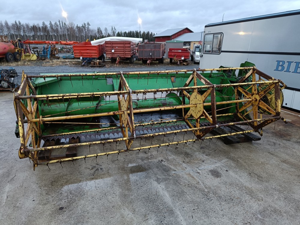 JOHN DEERE Leikkuupöytä 12 jalkaa / 360cm - Skærebord til korn: billede 2 JOHN DEERE Leikkuupöytä 12 jalkaa / 360cm - Skærebord til korn: billede 2