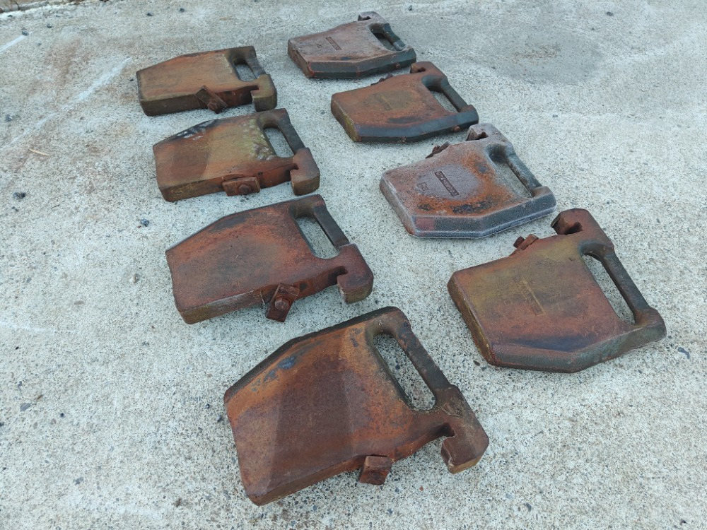 ZETOR Etupainosarja 8kpl - Landbrugsmaskine: billede 3 ZETOR Etupainosarja 8kpl - Landbrugsmaskine: billede 3