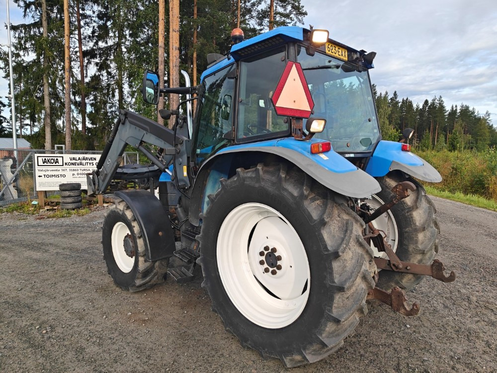New Holland TS100, ES vaihteisto, ilmastointi, etukuormaaja Ålö Q55, katso video! - Traktor: billede 3 New Holland TS100, ES vaihteisto, ilmastointi, etukuormaaja Ålö Q55, katso video! - Traktor: billede 3