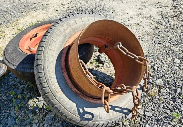 Paripyörät puimuriin 16 tuumaa - Komplet hjul for Landbrugsmaskine: billede 3 Paripyörät puimuriin 16 tuumaa - Komplet hjul for Landbrugsmaskine: billede 3