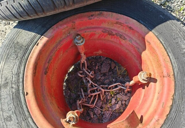 Paripyörät puimuriin 16 tuumaa - Komplet hjul for Landbrugsmaskine: billede 5 Paripyörät puimuriin 16 tuumaa - Komplet hjul for Landbrugsmaskine: billede 5