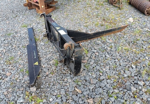 Ålö Paalipuukko Silosplit, sovite EURO, lähes uudenveroinen - Udstyr for Landbrugsmaskine: billede 3 Ålö Paalipuukko Silosplit, sovite EURO, lähes uudenveroinen - Udstyr for Landbrugsmaskine: billede 3