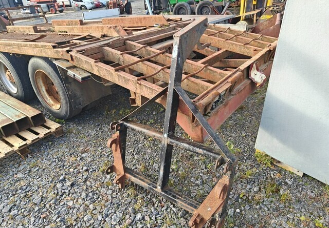 Suursäkkinostin EURO-kiinnikkeellä - Udstyr for Landbrugsmaskine: billede 1 Suursäkkinostin EURO-kiinnikkeellä - Udstyr for Landbrugsmaskine: billede 1