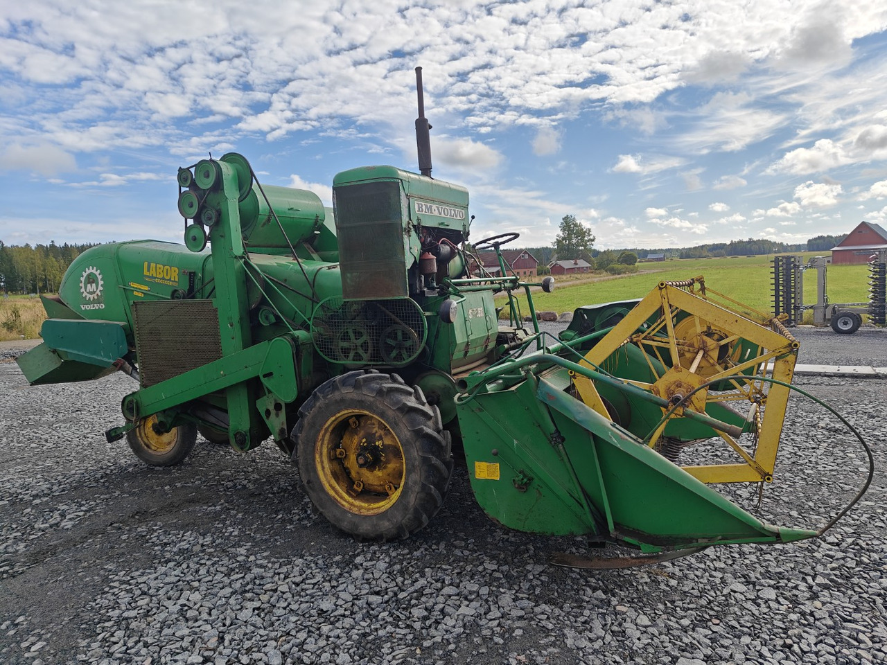 Volvo BM ST257 leikkuupuimuri työleveys 190cm, vaikka koeruutupuimuriksi, katso video! - Mejetærsker: billede 3 Volvo BM ST257 leikkuupuimuri työleveys 190cm, vaikka koeruutupuimuriksi, katso video! - Mejetærsker: billede 3