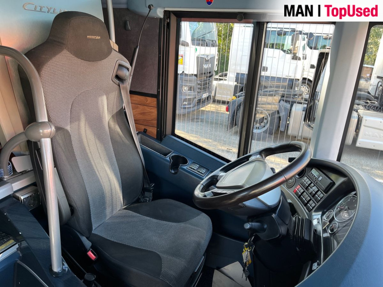NEOPLAN CITYLINER 2 / N 1218 HDL Euro6 Intarder Klima AHK - Turistbus: billede 4 NEOPLAN CITYLINER 2 / N 1218 HDL Euro6 Intarder Klima AHK - Turistbus: billede 4