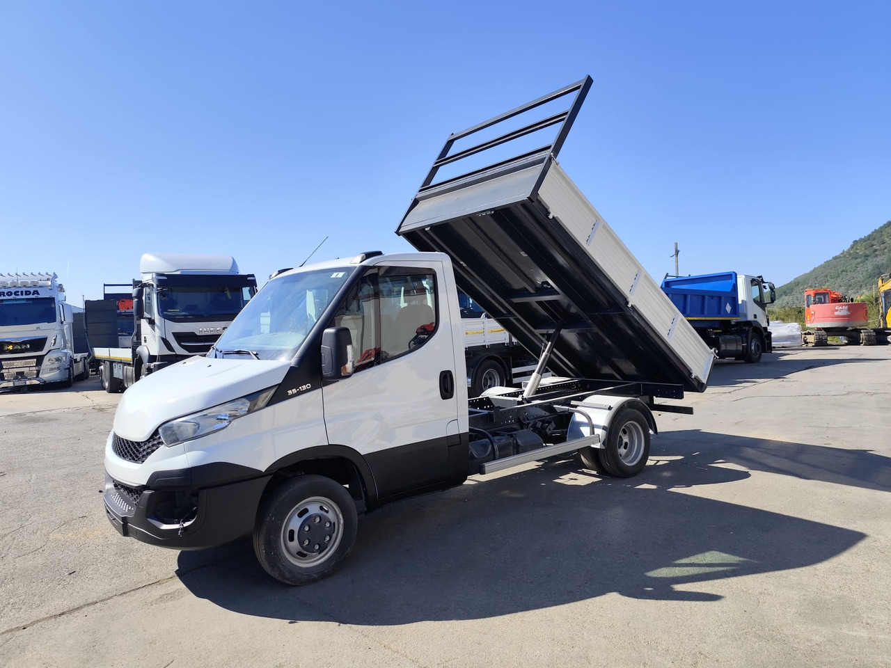 IVECO DAILY 35C13 - Ladbil med tip: billede 3 IVECO DAILY 35C13 - Ladbil med tip: billede 3