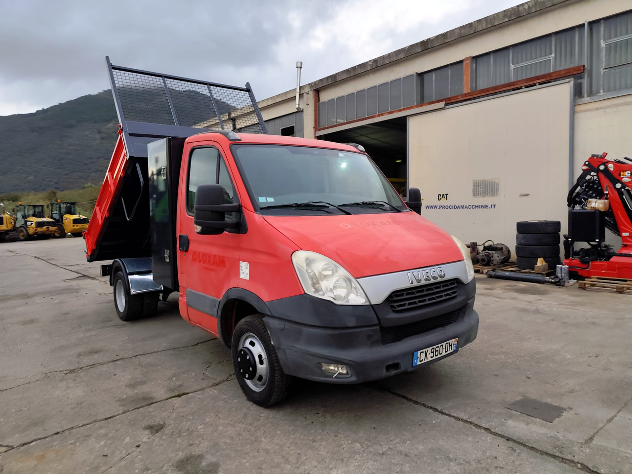 IVECO DAILY 35C13 - Ladbil med tip: billede 1 IVECO DAILY 35C13 - Ladbil med tip: billede 1