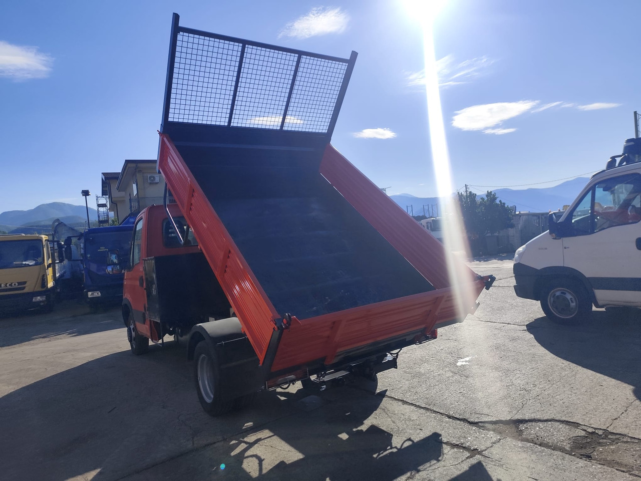 IVECO DAILY 35C13 - Ladbil med tip: billede 3 IVECO DAILY 35C13 - Ladbil med tip: billede 3