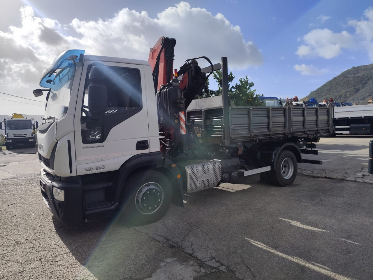 IVECO EUROCARGO 140-250 - Lastbil med kran: billede 2 IVECO EUROCARGO 140-250 - Lastbil med kran: billede 2