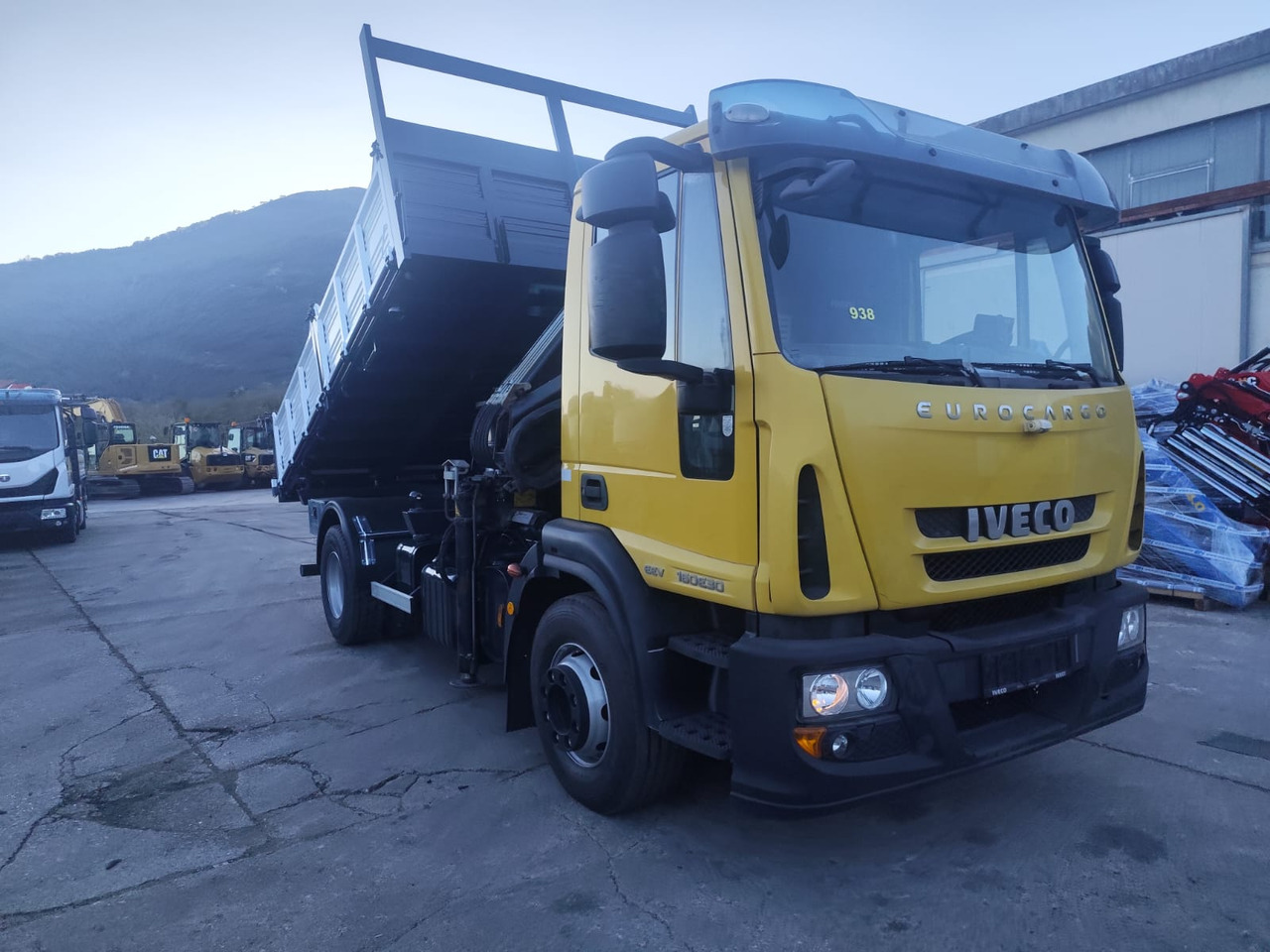 IVECO EUROCARGO 160E30 - Lastbil med kran: billede 1 IVECO EUROCARGO 160E30 - Lastbil med kran: billede 1