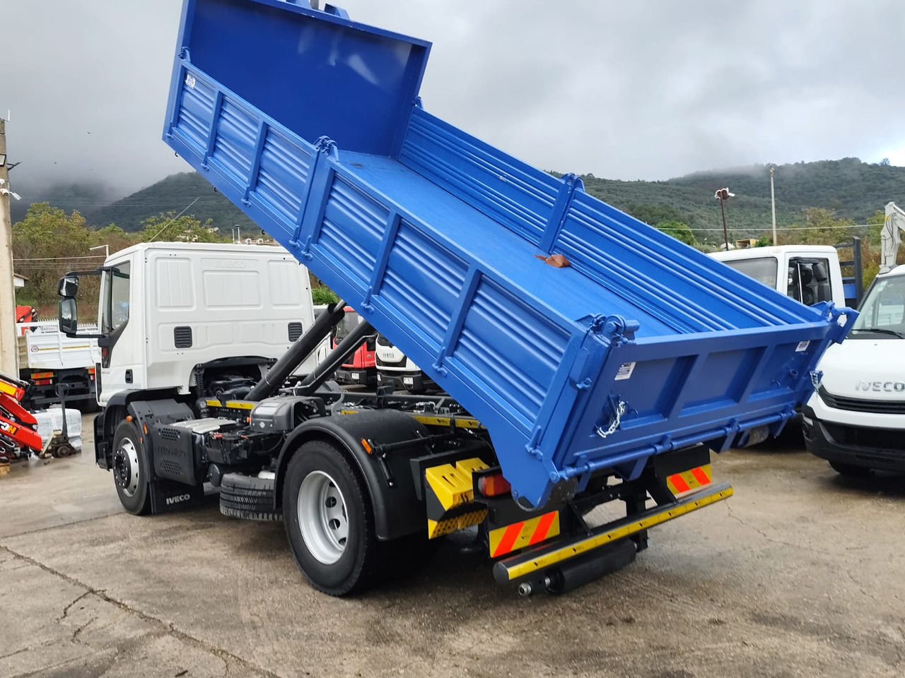 IVECO EUROCARGO 180-250 - Lastbil kroghejs, Lastbil med kran: billede 4 IVECO EUROCARGO 180-250 - Lastbil kroghejs, Lastbil med kran: billede 4