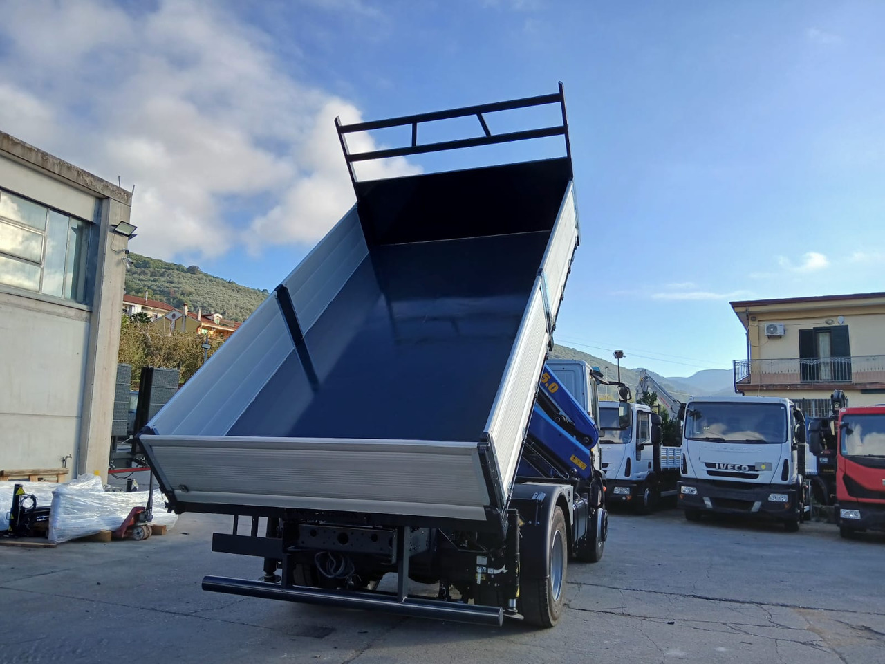 Lastbil med kran, Tipvogn lastbil IVECO EUROCARGO 180-320: billede 15