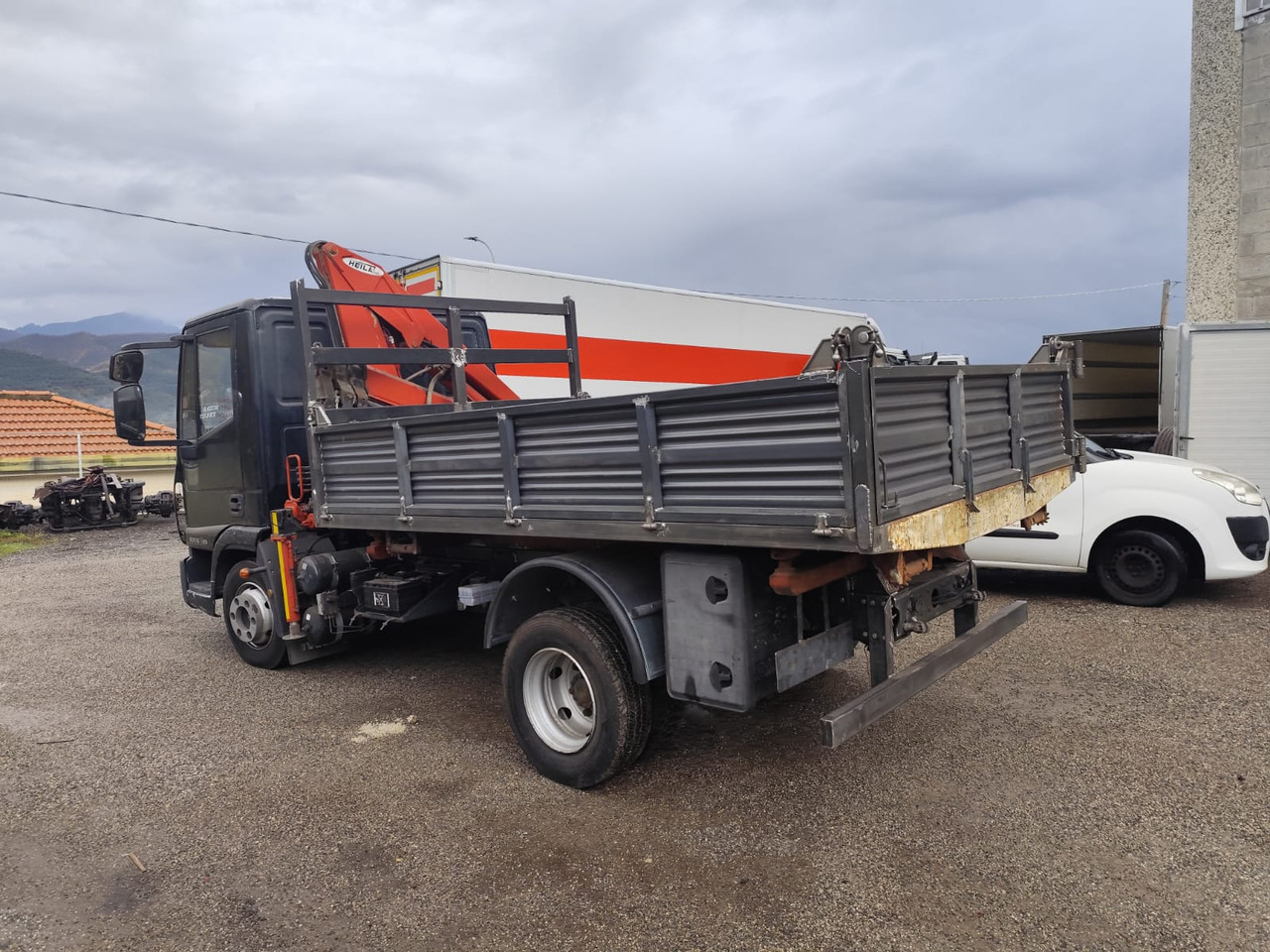 IVECO EUROCARGO 80E18 - Lastbil med kran, Tipvogn lastbil: billede 3 IVECO EUROCARGO 80E18 - Lastbil med kran, Tipvogn lastbil: billede 3