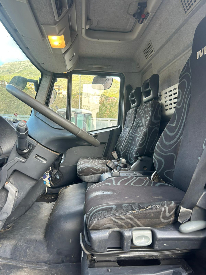 IVECO EUROCARGO 80E18 - Lastbil med kran, Tipvogn lastbil: billede 2 IVECO EUROCARGO 80E18 - Lastbil med kran, Tipvogn lastbil: billede 2