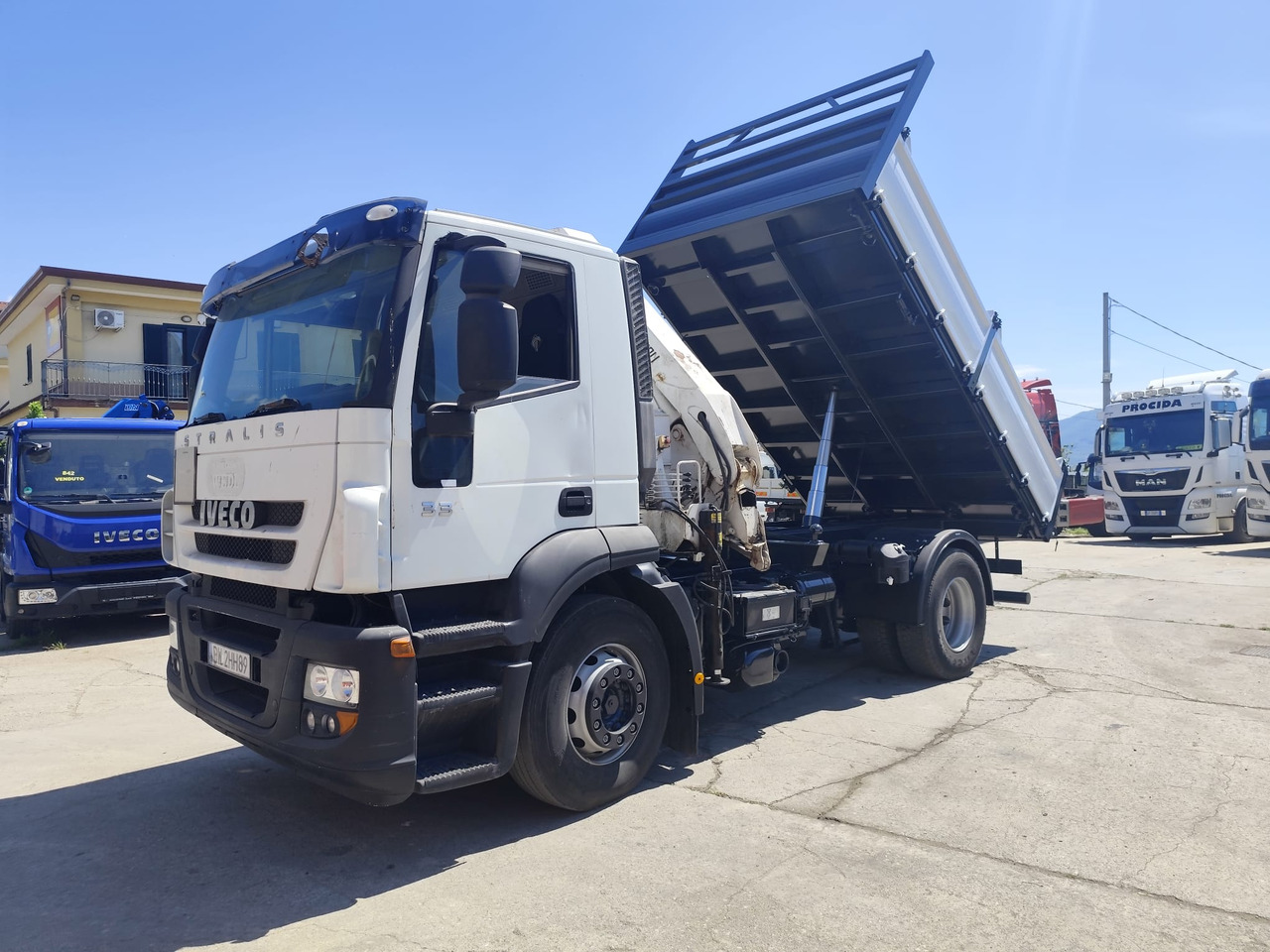 Lastbil med kran, Tipvogn lastbil IVECO STRALIS CUBE 190S33: billede 14 Lastbil med kran, Tipvogn lastbil IVECO STRALIS CUBE 190S33: billede 14