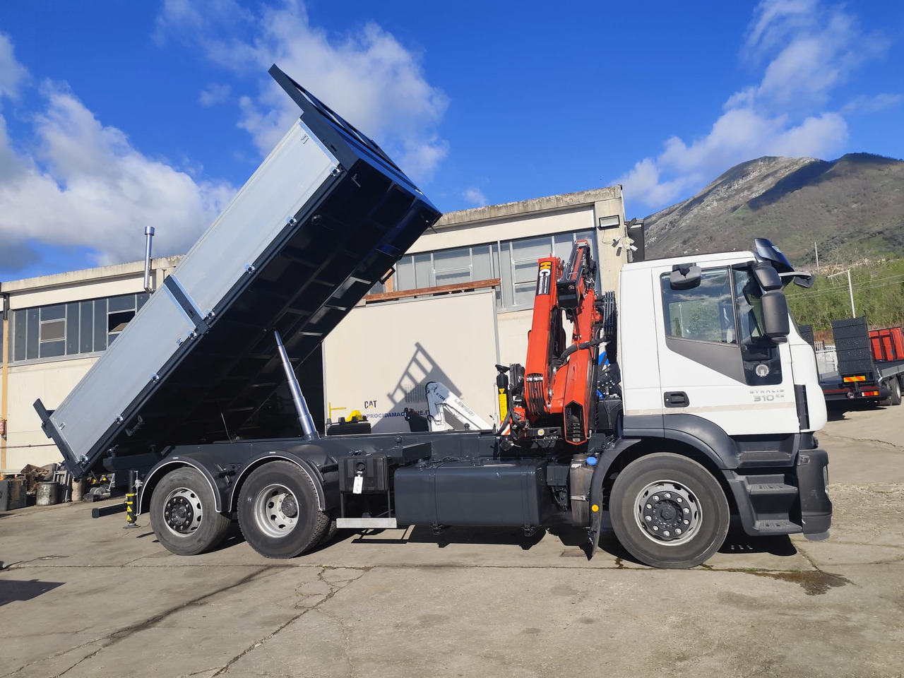 Leje en IVECO STRALIS CUBE 260S31 IVECO STRALIS CUBE 260S31: billede 9 Leje en IVECO STRALIS CUBE 260S31 IVECO STRALIS CUBE 260S31: billede 9