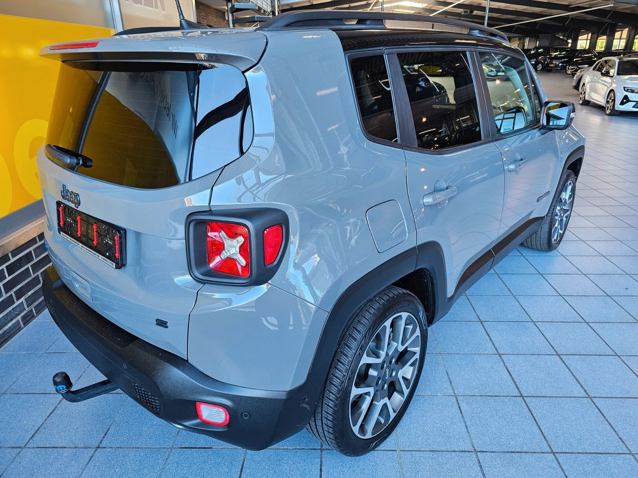 Jeep Renegade S Plug-In-Hybrid 4xe Kamera LED ACC AHK - SUV: billede 2 Jeep Renegade S Plug-In-Hybrid 4xe Kamera LED ACC AHK - SUV: billede 2